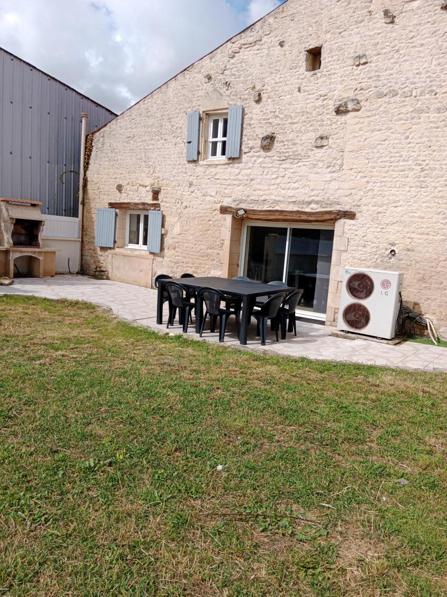 La Grange Pyratelle Vila Puyravault  Exterior foto